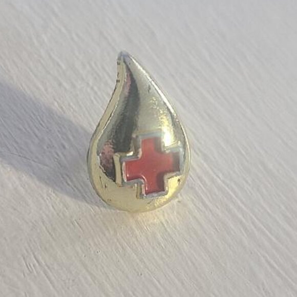Red Cross Blood Drive Donor Vintage Lapel Pin - Picture 3 of 5